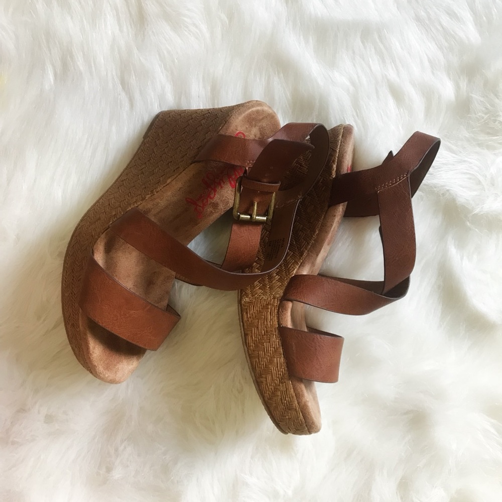 Cute Brown Wedges! ⭐️